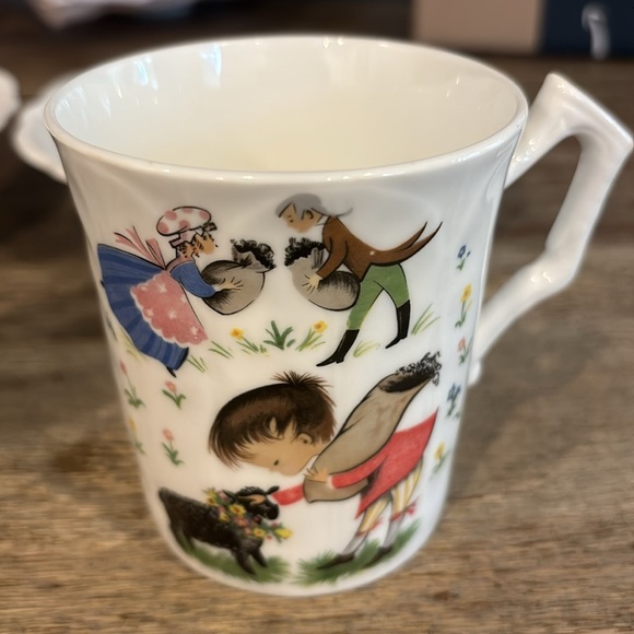 Vintage Aynsley Storybook China Set - Picture 5 of 8